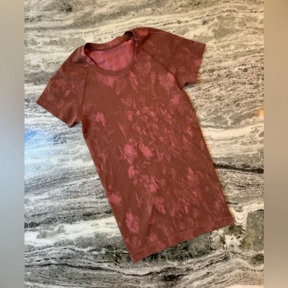 Lululemon Swiftly Tech Short Sleeve Size 4 - Picture 2 of 5